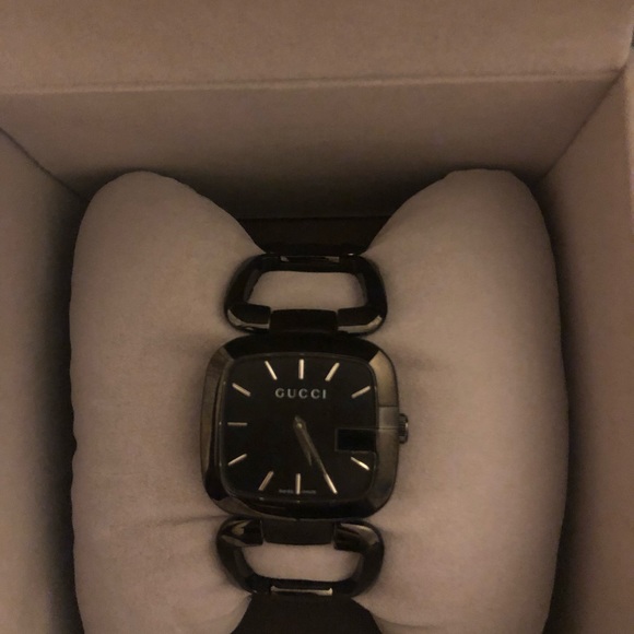 Gucci Bracelet Watch , In great condition like new - Picture 3 of 4